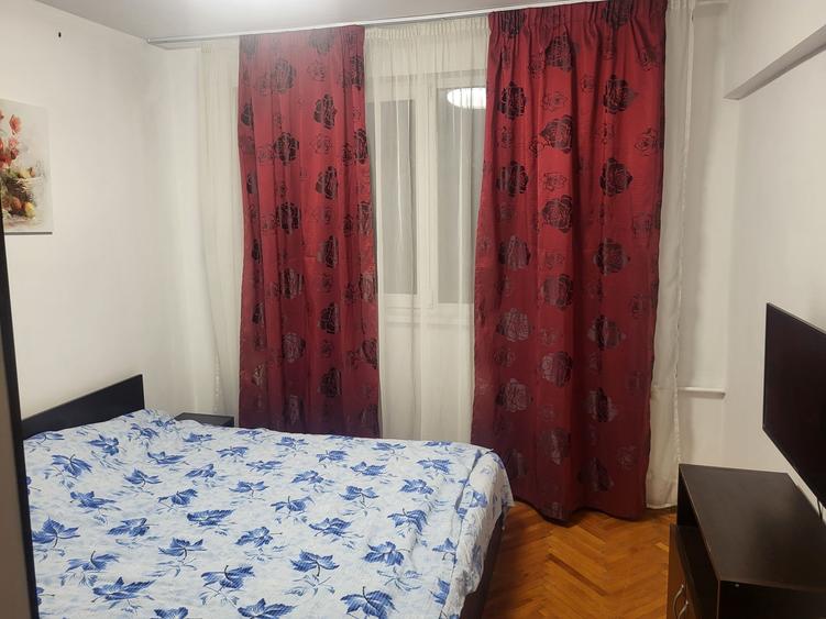 Apartament cu 3 camere semidecomandat în Giulești