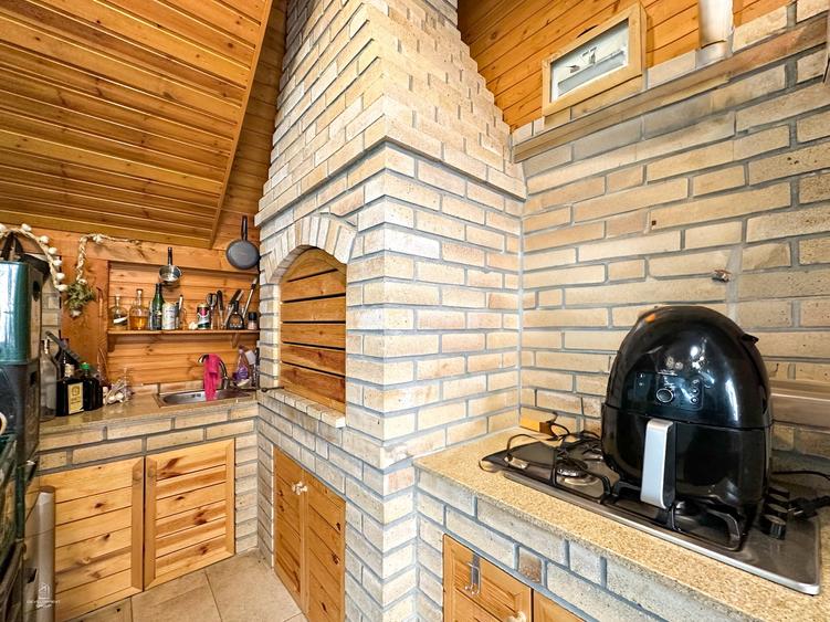 Casă cu 10 camere cu Canalizare în Titan