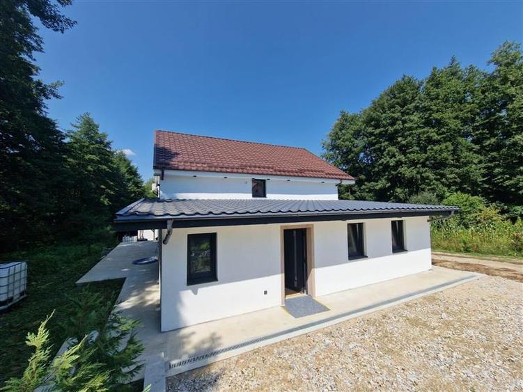 Resita,Vila noua,tot modern cu teren 1400 mp.C Caransebesului Km.4.Comision ZERO - 22