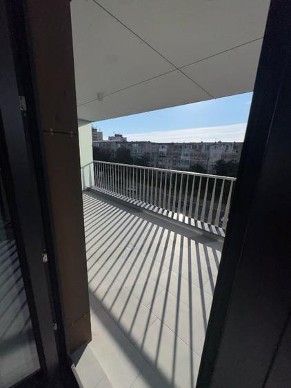Apartament cu 2 camere semidecomandat, mobilat în Tomis Nord