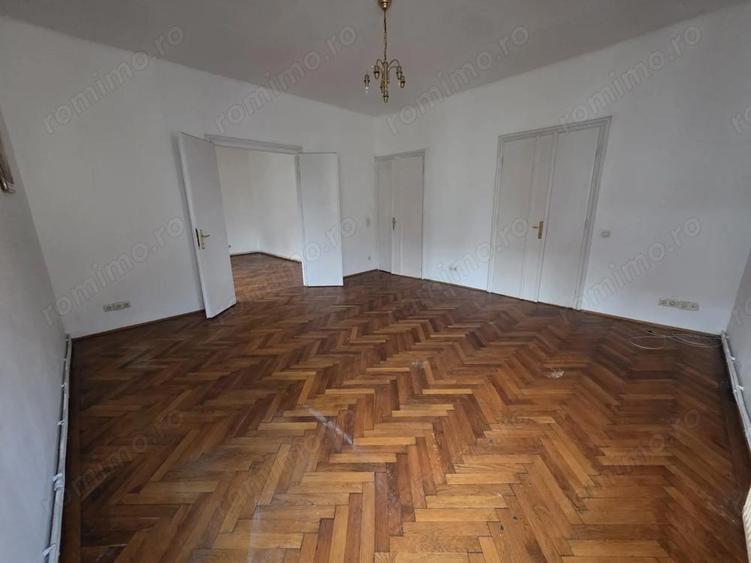 De inchiriat apartament 3 camere Pia?a 700- 2539 - 8