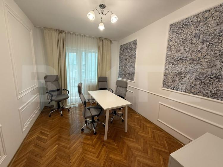 Apartament cu 4 camere decomandat, mobilat în Central