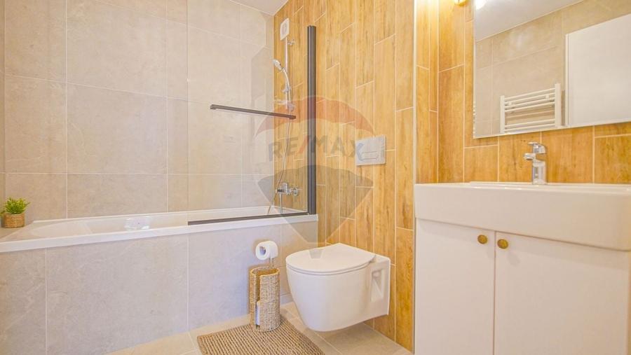 Apartament cu 2 camere semidecomandat, mobilat în Tractorul