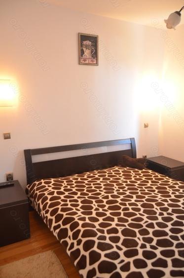 Apartament cu 2 camere decomandat în Predeal