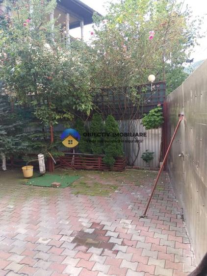 Casă individuală cu 5 camere cu Canalizare în Precista