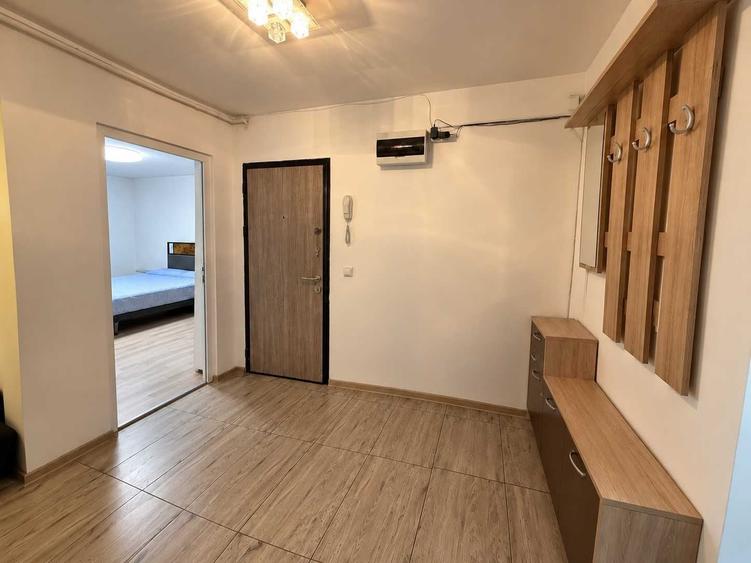 Apartament cu 4 camere decomandat în Iancului