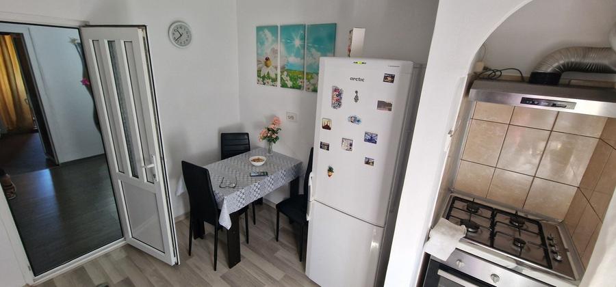 Apartament cu 4 camere decomandat în Inel II