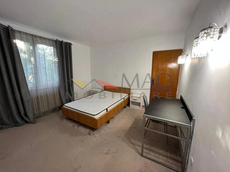 Apartament cu 4 camere decomandat în Cornișa