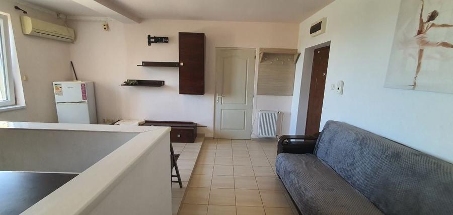 Apartament cu 2 camere semidecomandat în Giroc