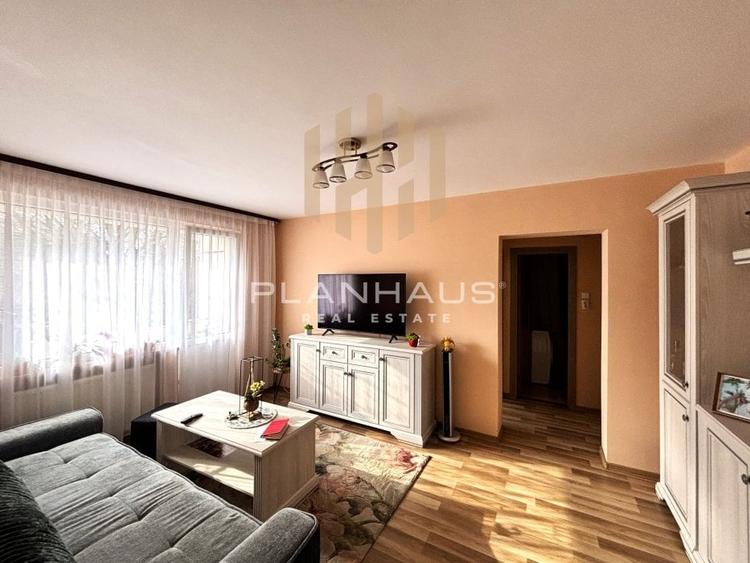 Apartament cu 3 camere semidecomandat, mobilat în Săsar