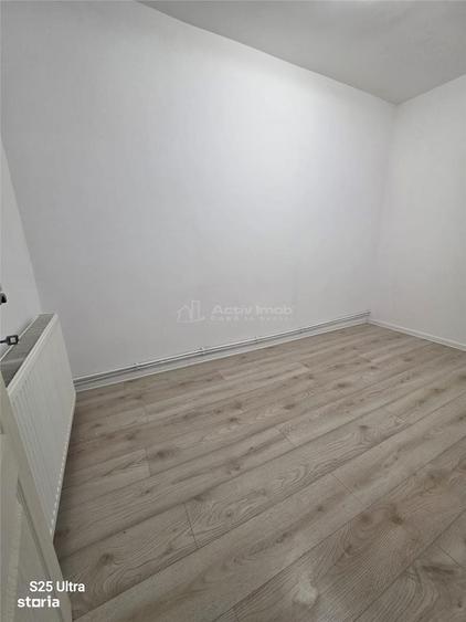 Apartament cu 3 camere semidecomandat în Micro 9