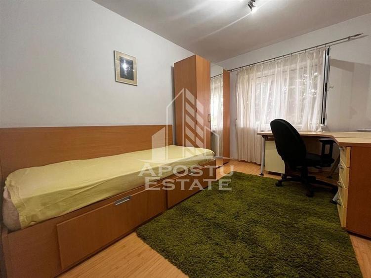 Apartament cu 3 camere decomandat, mobilat în Fabric