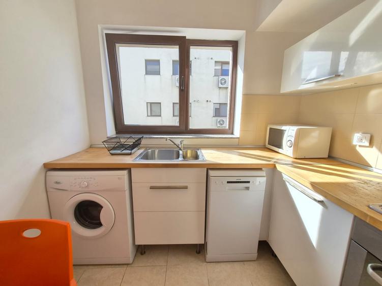 Apartament cu 3 camere decomandat în Iancu Nicolae