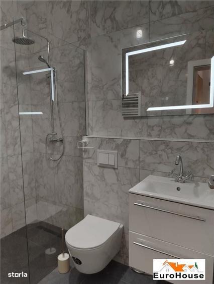Apartament cu 3 camere, mobilat în Central
