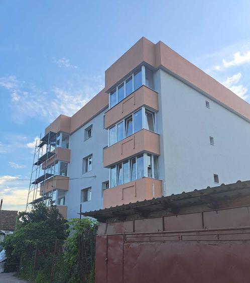 Apartament cu 2 camere decomandat în Florești