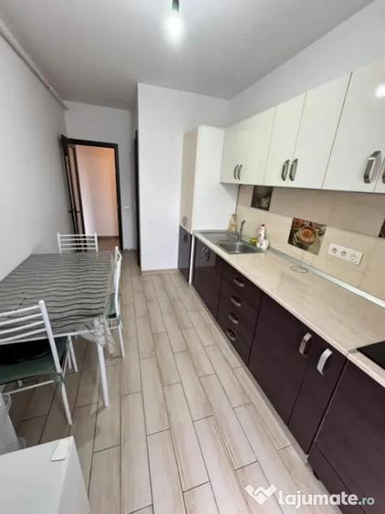 Apartament cu 2 camere decomandat în Hotvon