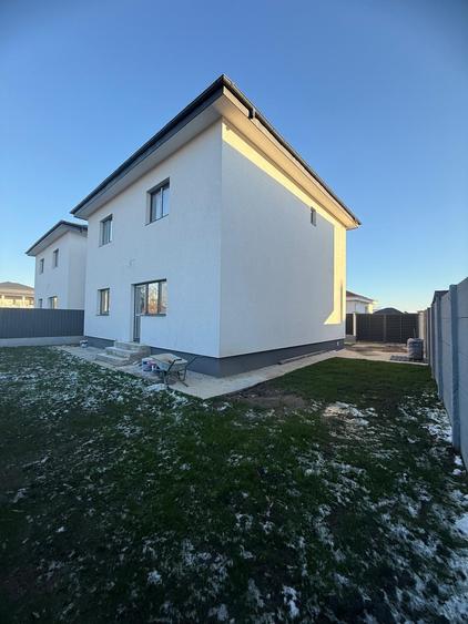 Apartament cu 5 camere decomandat în Bragadiru