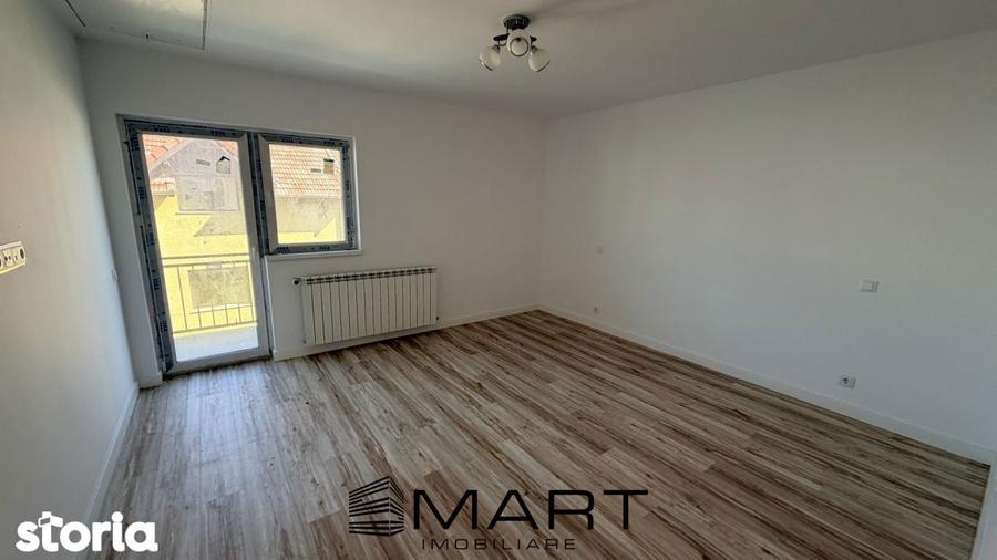 Casă cu 5 camere cu Teren 300 Mp în Tineretului