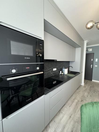 Apartament cu 3 camere decomandat în Exterior Vest