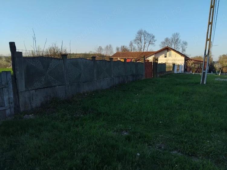 Teren de 2158 mp, în Balinț