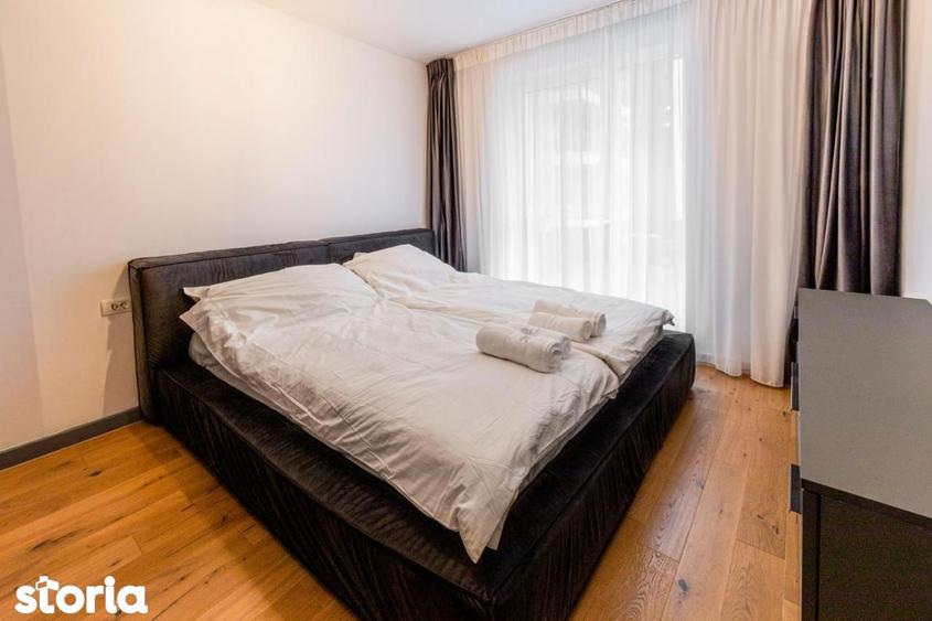 Apartament cu 3 camere, mobilat în Regie