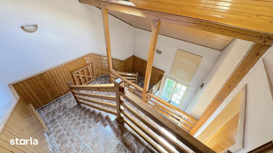 Casă cu 10 camere cu Teren 990 Mp în Ferentari