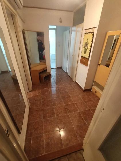 Apartament cu 2 camere decomandat în Aradului