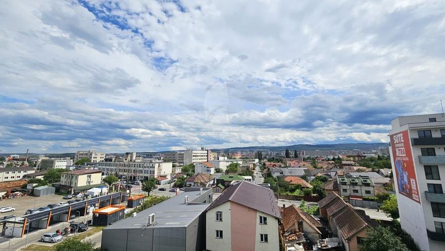 Apartament cu 3 camere semidecomandat în Mărăști