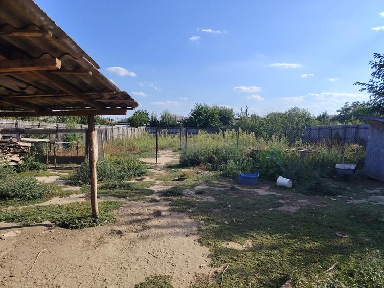 Casă individuală cu 3 camere cu Piscina în Ișalnița