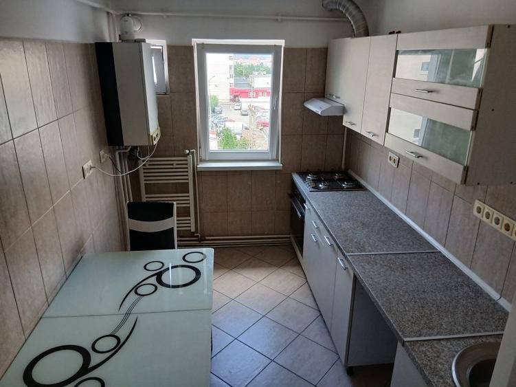 Apartament cu 3 camere decomandat în Vasile Aaron