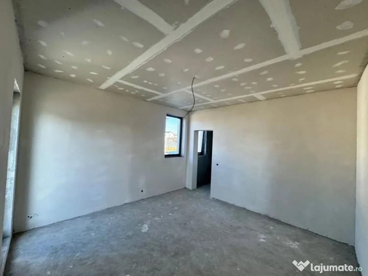 Casă cu 4 camere cu Teren 475 Mp în Mocira