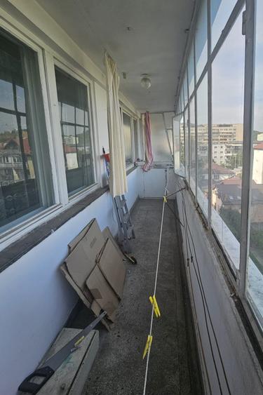 Apartament cu 3 camere semidecomandat, mobilat în Grigorescu