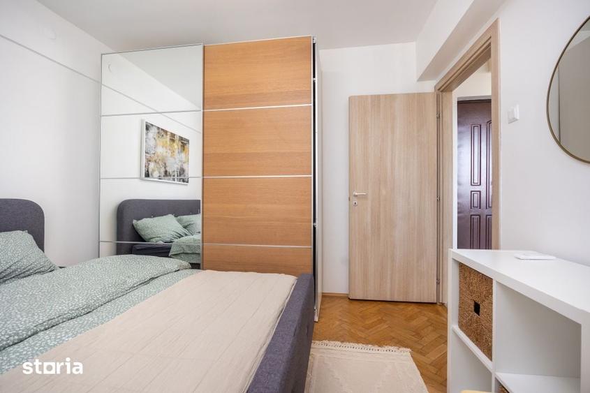 Apartament cu 3 camere în Romană