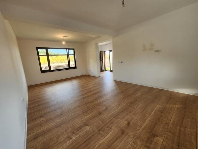 CASA INDIVIDUALA,4 CAMERE, 120MP UTILI, MIROSLAVA - 12