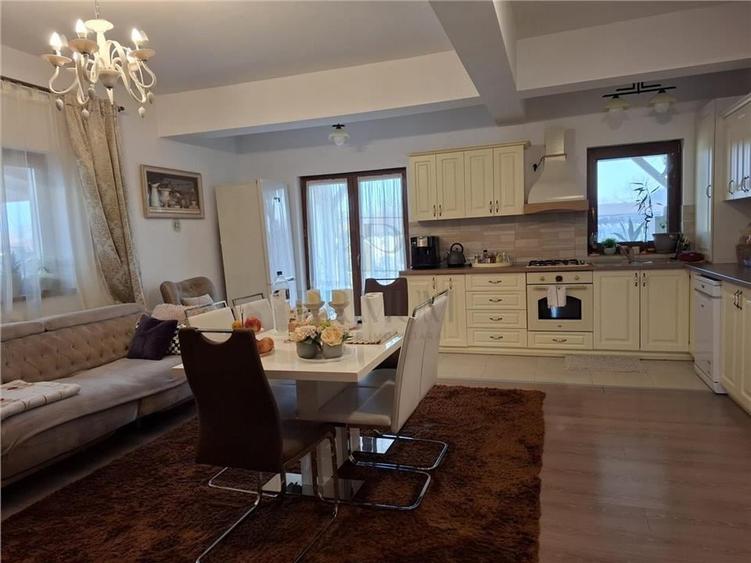 Duplex mobilat utilat - teren generos - asfalt - 3