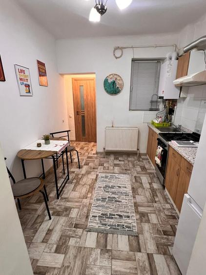 Garsoniera  Piata Domeni  Av Ion Marasecu - 10