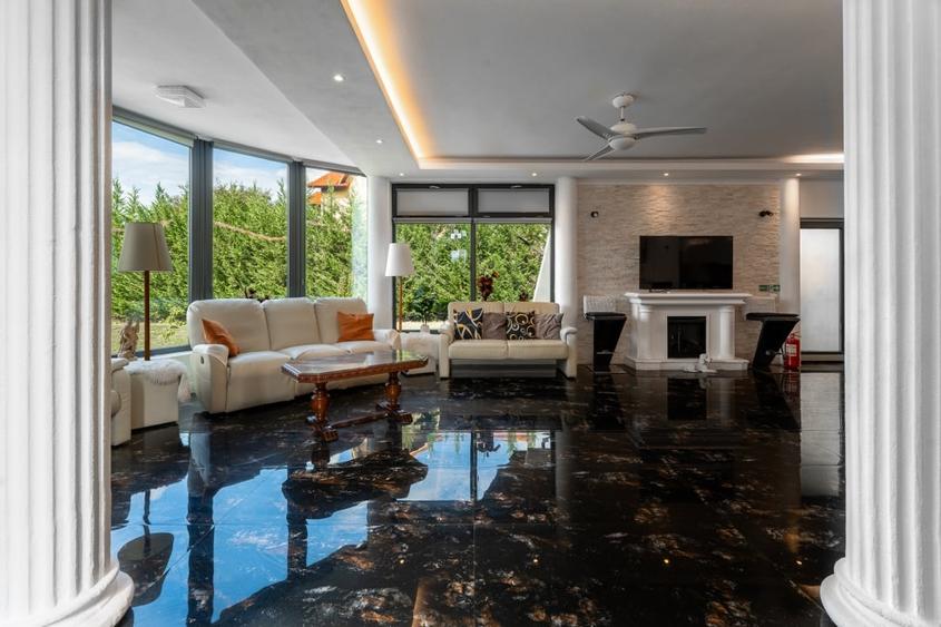 Vila turistica cu 8 camere + casute A-frame, teren 5575 mp Calimanesti, VL - 8