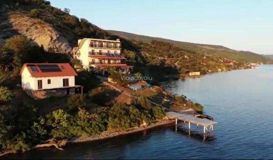 Pensiune + casă de oaspeți, Clisura Dunării, Șvinița