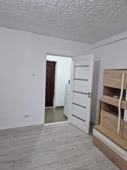 Inchiriez garsoniera. - 6