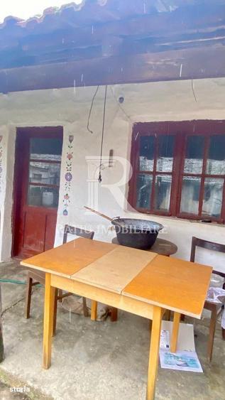 Casa din caramida | Teren 2000 mp|Anexe tradi?ionale | Bojt - 11