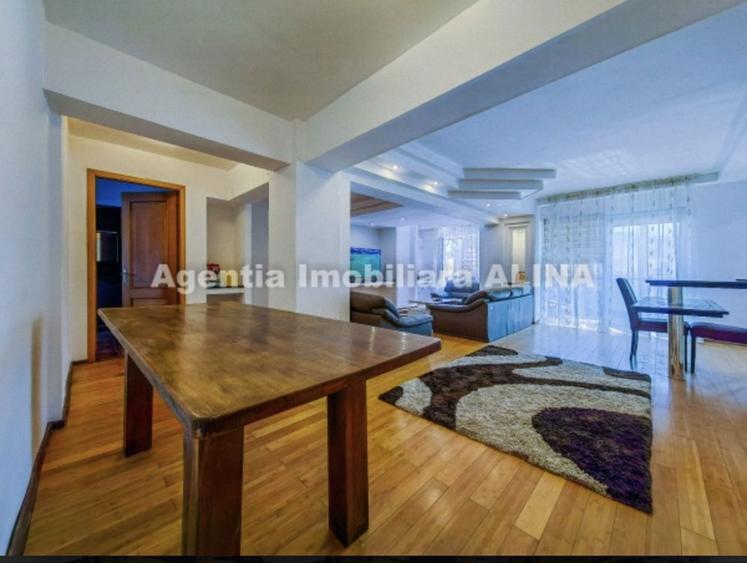 Inchiriez apartament 5 camere - 5