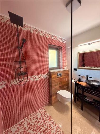 Casă individuală cu 4 camere cu Canalizare în Sânpetru
