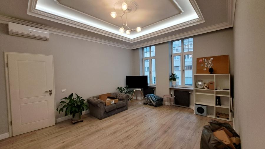 SPATIU BIROU - AMENAJAT LUX - PIATA UNIRII - 21