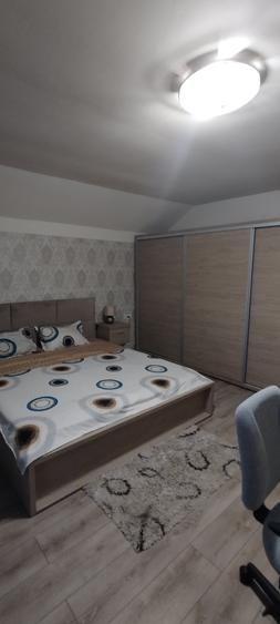 Casă cu 5 camere cu Teren 468 Mp în Lazu