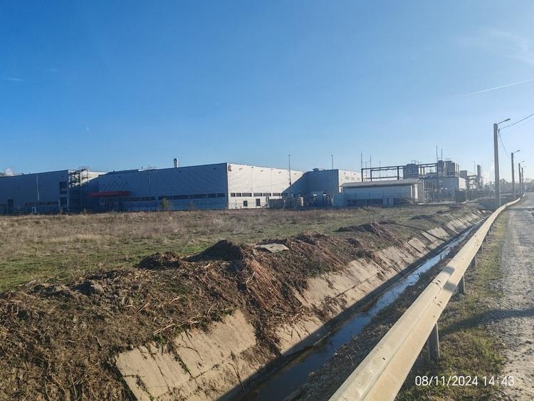 Vanzare Teren 8,9 ha Otopeni - Zona Philip Morris - 1