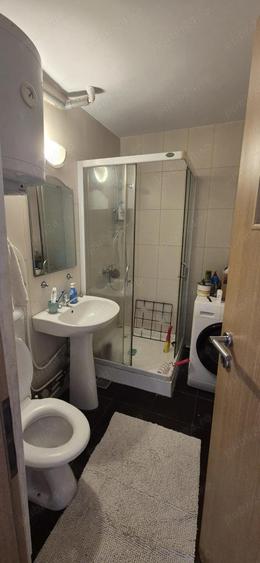 apartament 2 camere transformat in 3 camere, zona Biserica Noua, decomandat, etaj 3 - 3