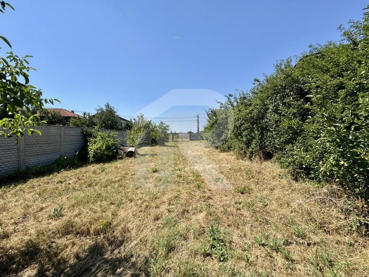 DOMNESTI , TEREN 698 MP, DESCHIDERE 17,19 MP, IMPREJMUIT CU GARD - 11