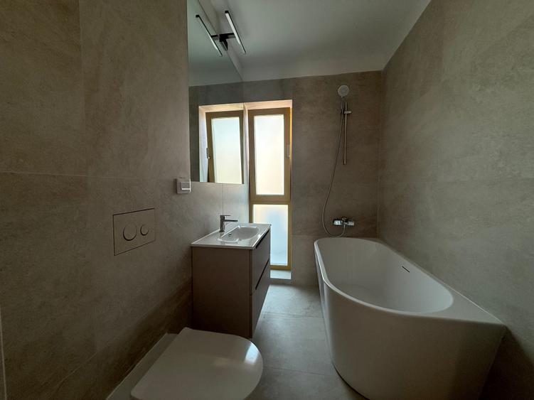 Apartament cu 3 camere decomandat în Unirii