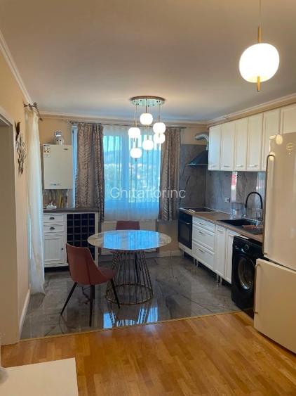 Vand apartament 3 camere, 53 mp, parcare, zona Aqua Park Floresti