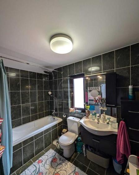 De vanzare casa tip duplex in Flore?ti, intr-o zona exclusiv de case ! - 2